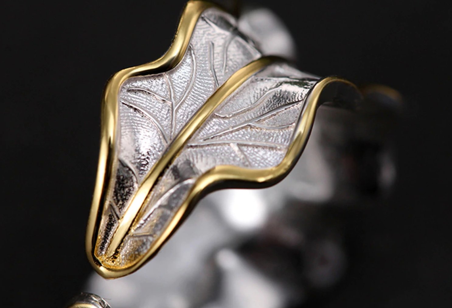 925 Sterling Silver Adjustable Peridot Stone Leaf Ring - Egret Jewellery